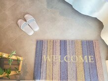 ヌマール バクの森/靴を脱ぎスリッパに履き替えます