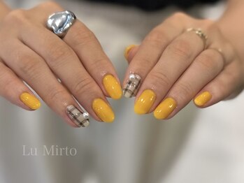 2本 art ／黄色ネイル