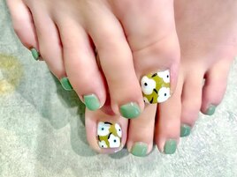 夏のフラワーネイル