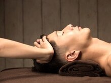 BST【ヘッドスパ/小顔フェイシャル/アイケア/アイブロウ】の雰囲気(頭皮ケアで男性は清潔感/ニオイ、女性は抜け毛/分け目対策に◎)