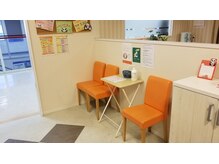 カラダファクトリー 西友阿佐ヶ谷店/【待合スペース】　阿佐ヶ谷店