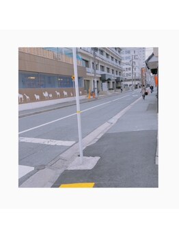 シャルトルズ 広島八丁堀店/左手にYMCAが見えてきます。