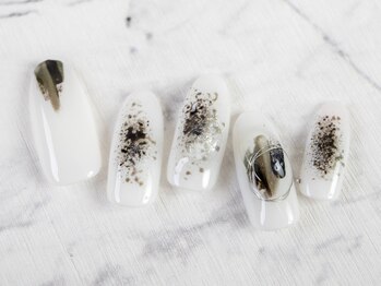 シシ(SiSi)/#モノトーン#モード系 #ホワイト