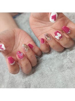 ラタンネイル(LATAM NAIL)/ピンクマグネットにパーツ