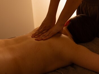 エムティーサロン(Mtsalon)の写真/抜けない疲れに、深呼吸するような癒しを。心と体がフッとゆるむ４０代からのアロマリセット時間