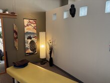 カラマツの雰囲気（落ち着いた雰囲気の施術スペース）