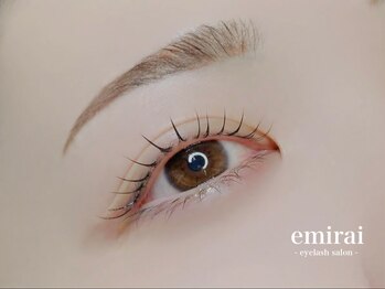 エミライ(emirai)の写真/束感仕上げでぱっちり可愛く◎ナチュラルなのに上品に映える♪似合わせラッシュリフトで理想のお目元へ！