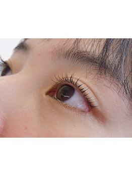 ナチュラル上品な目元にしたい