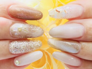 ネイルサロン ドゥ(Nail Salon Doux)の写真/心斎橋/四ツ橋駅 徒歩3分☆初回も2回目以降もHANDワンカラー/ラメグラはオフ込¥3900!FOOTはオフ込み¥4000~!