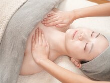 ラジェム(LA GEMME)/デコルテ・背中のマッサージ