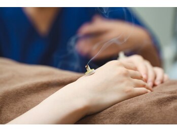 人形町鍼灸整骨院 マッサージ院/お灸!