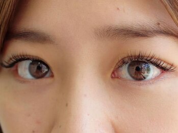 キャロル(carol)の写真/実力派スタッフ在籍☆まつげの細さ・量のお悩みはCarolにお任せ!上品なボリューム感を求める方におすすめ◎