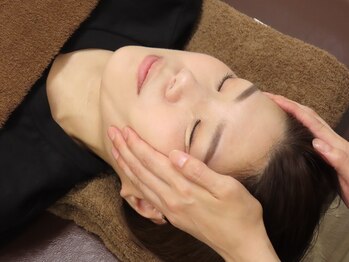 キュット(Qtto)の写真/≪お顔の”たるみ”＆”ほうれい線”特化店≫人気No.1★たるみ・ほうれい線改善コース！小顔矯正×美容整体