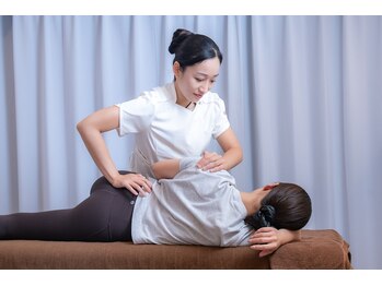 小顔整体研究所 KSラボ 尾張一宮駅前店の写真/猫背・巻き肩・反り腰に◎小顔コルギ×美容整体で顔と体の歪みをまとめて整える