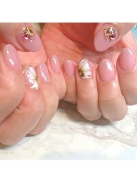 ピンクベースの花柄ネイル(^^♪