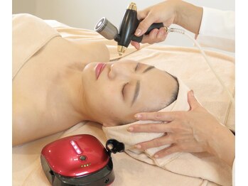 ルヴィカカリーナ(REVI Cacalena)/究極の小顔コース