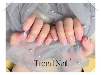 トレンドネイルスタジオ(Trend Nail Studio)/レインボー色のスキニーフレンチ
