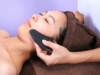 カホ(caho)/毛穴スッキリつるつるほっぺ！