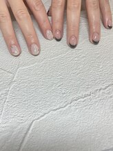 イフス(IFS)/フレンチネイルにストーンアート