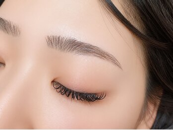 オーバー 三軒茶屋(OVER→)の写真/【骨格に合わせた黄金比眉】眉毛迷子を卒業◎1万人実績の肌に優しい施術で、モチの良い上品アイブロウへ