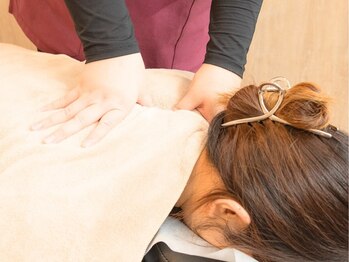 骨盤スタイル鍼灸整骨院 鹿島田院の写真/お仕事や家事などによって蓄積されていく首・肩のつらさ…。放置せずに当店で改善いたしましょう☆