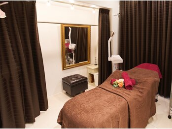 セレーヌ(SEREINE)/リラックスしてくつろげる施術室