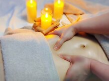 ウミノネ(uminone)の雰囲気（腸もみは便通良くなるだけではなく様々な嬉しい効果が！男性も◎）