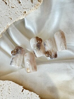 イムア(imua)の写真/【自店・他店付け替えオフ無料】個性と上品さを楽しむニュアンスネイルがおすすめ♪持ち込みデザインもOK◎