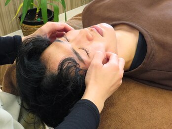 たんぽ美容整体 池袋店の写真/男性もお気軽に◎痛い所だけを見る”のではなく、全身のつながりを見ていく事で根本から改善♪