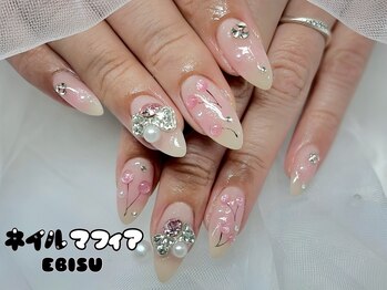 ネイルマフィア 恵比寿(NAIL MAFIA)の写真/≪洗練されたシンプル可愛いデザインがいっぱい≫シンプルだけど存在感があるデザインで指先を彩る♪