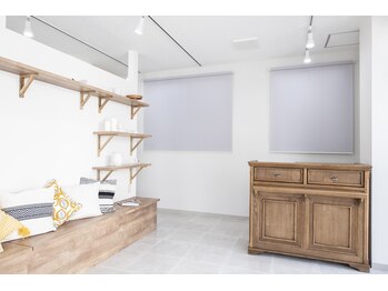 ニュイ 草加店(nuit)/白を基調とした落ち着いた雰囲気