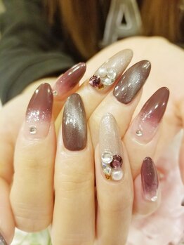トリーシア(Nail & Beauty Salon Tri-xia)/