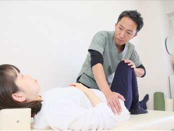 東広島あい整体院の写真/<お子様連れOK★>姿勢改善で美しく!猫背/巻き肩/反り腰/ストレ-トネック解消♪骨格を整え"くびれ"も作れる!