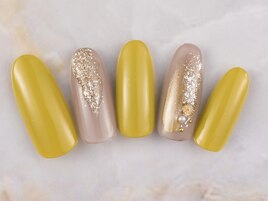 ぷっくりグリッターネイル