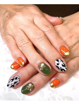 エルモ グラン(Elmo Glan)/アニマル柄ネイル