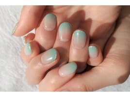 グリーングレーカラー