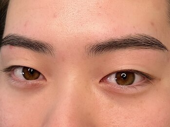 サロンドクレシア(salon'de CRECIA)の写真/あなたの魅力を最大限に引き出すオーダーメイドの眉デザイン。好印象メンズ美眉WAX脱毛￥4980