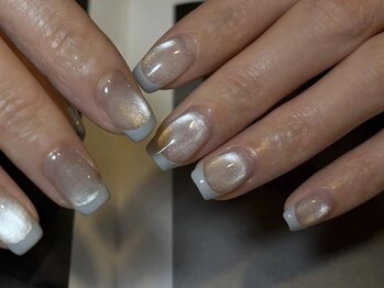 ハイネイルアンドアイ(Hi, nail&eye)の写真/【フレンチ・グラデ・マグ・ミラー¥4,900/1カラー¥3,900】シンプルでも存在感のあるワンランク上の指先に