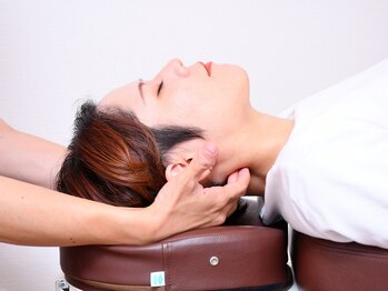 キトキト鍼灸接骨院 今里院/首のマッサージ