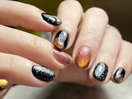 ブラック×ゴールドネイル
