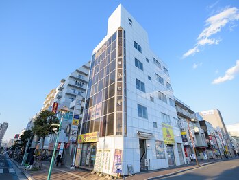 ホーム カイロプラクティック 平塚整体院/当店外観☆向かいにはローソン