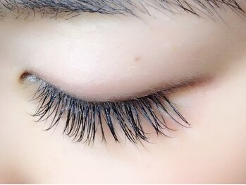 アルピナ アイラッシュ 菅谷店(alpina eyelash)の写真/持続性◎【オススメ☆オードリーフラットマットラッシュ】軽くて自然な装着感なのに、毛先まで濃く美しく♪