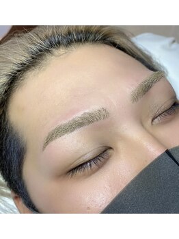 ロゼアイアンド(Rose eye&)/
