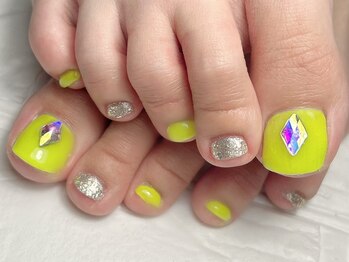 ブリスフルハピネス(Blissful happiness)/蛍光フットネイル