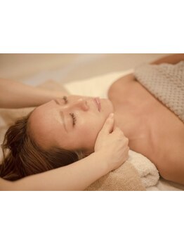 ホウレイ線・たるみ改善！予防ケア