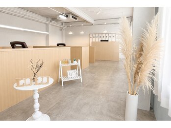 ルル 小倉京町店(LuLu)の写真/小倉駅から徒歩5分！通いやすい駅近サロンで理想の目元を叶える特別なひと時を♪
