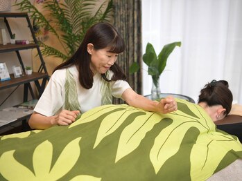 ラグーン(LAGOON)/ロミロミ施術の様子