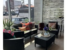 サロン ド エスポワール(salon de espoir)の雰囲気（1階エントランスでご予約時刻までお待ちいただけます。）