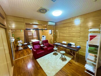 エムズリボーン 那覇店(M's ReBorn)/店内の雰囲気