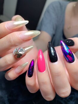 レディグリッター(Lady glitter)/ロングアシメネイル